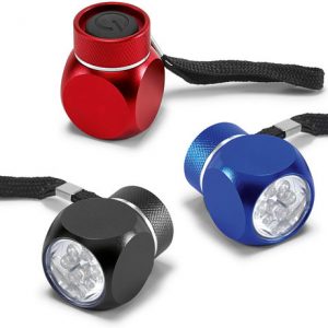Linterna metalica modelo dado con sujetador.