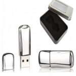 USB 8GB TWISTER C/ESTUCHE PLASTICO