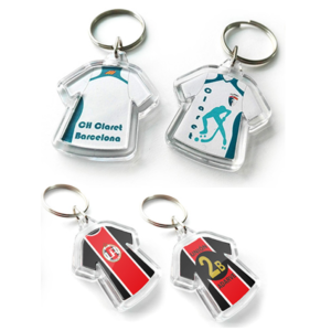 llavero acrilico plastico modelo camiseta en allpublicidad