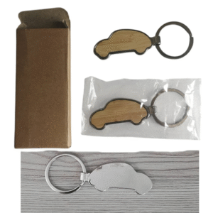 llavero metalico con bambu en forma de auto y estuche de carton